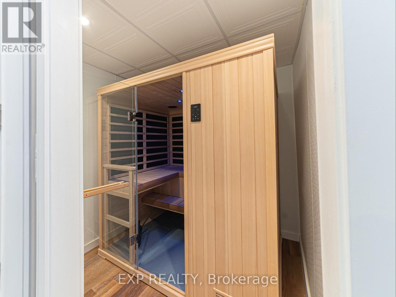 27 Prennan Avenue, Toronto (Islington-City Centre West), Ontario  M9B 4B7 - Photo 31 - W12217691