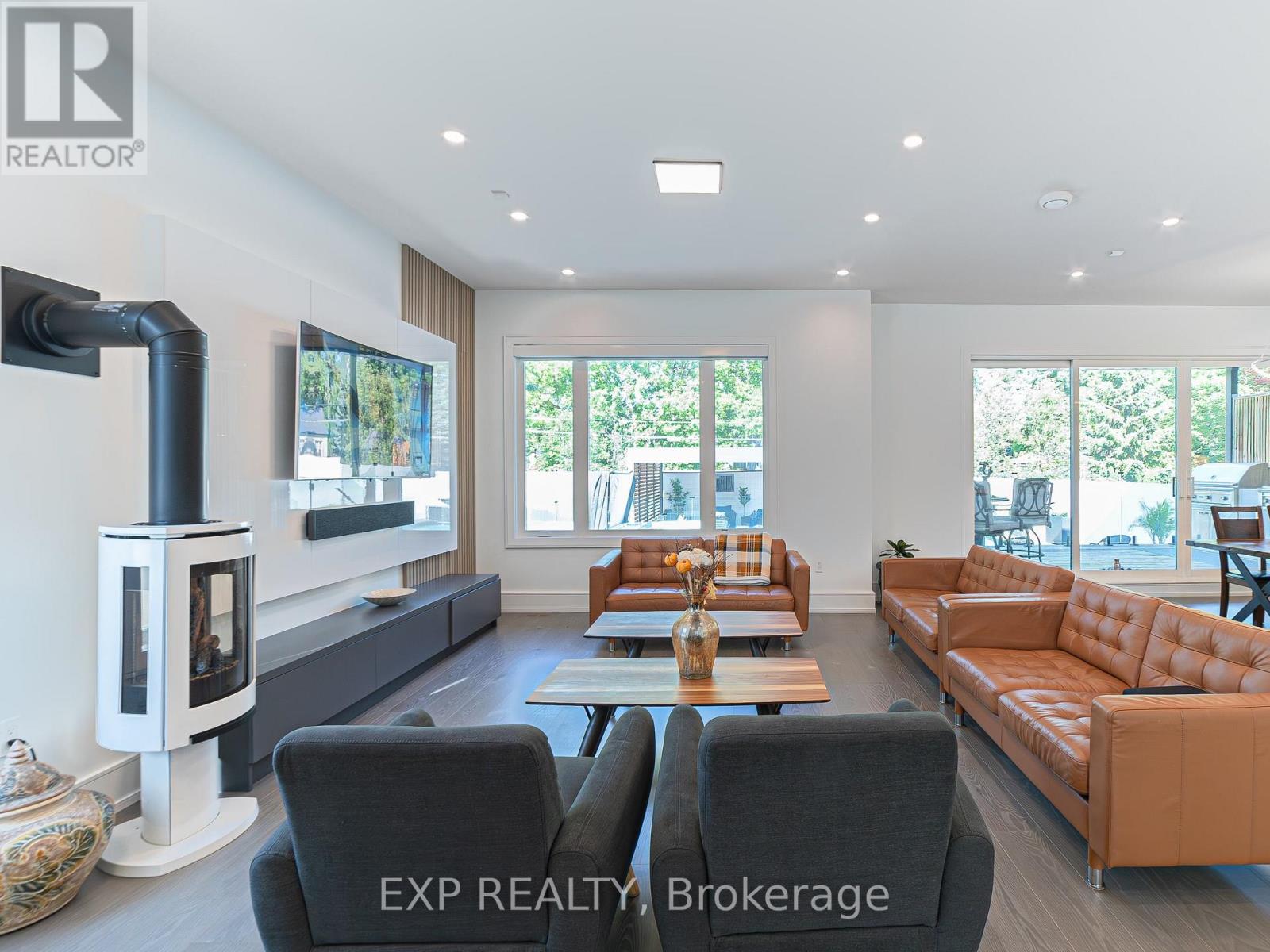27 Prennan Avenue, Toronto (Islington-City Centre West), Ontario  M9B 4B7 - Photo 9 - W12217691