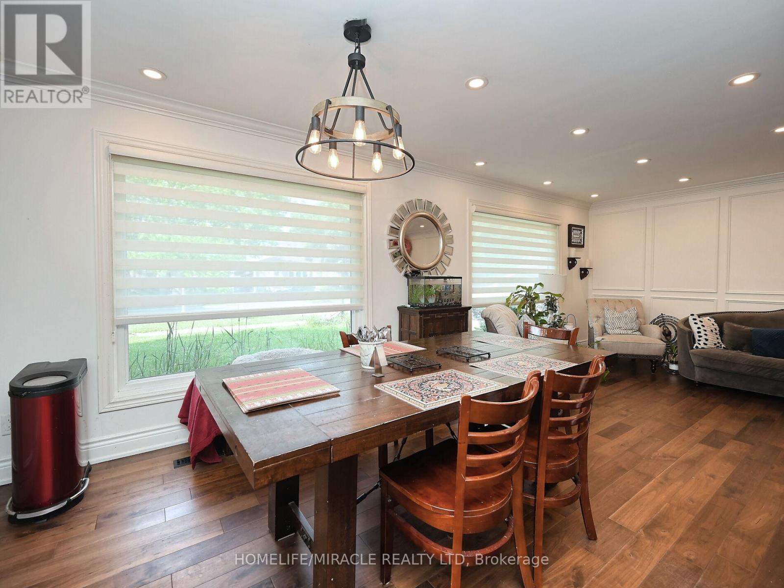 1360 Glen Rutley Circle, Mississauga (Applewood), Ontario  L4X 1Z6 - Photo 19 - W12217699