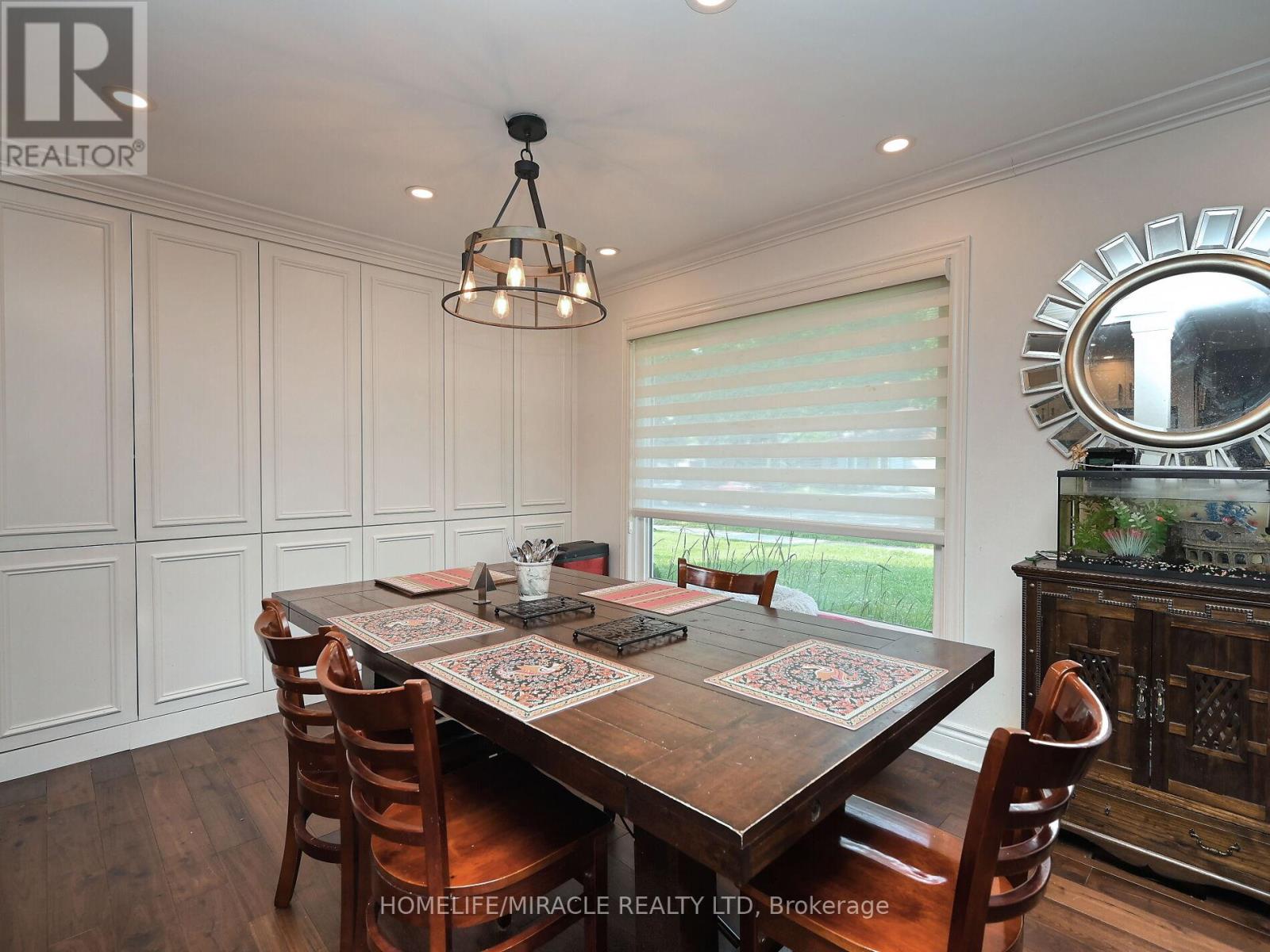 1360 Glen Rutley Circle, Mississauga (Applewood), Ontario  L4X 1Z6 - Photo 20 - W12217699