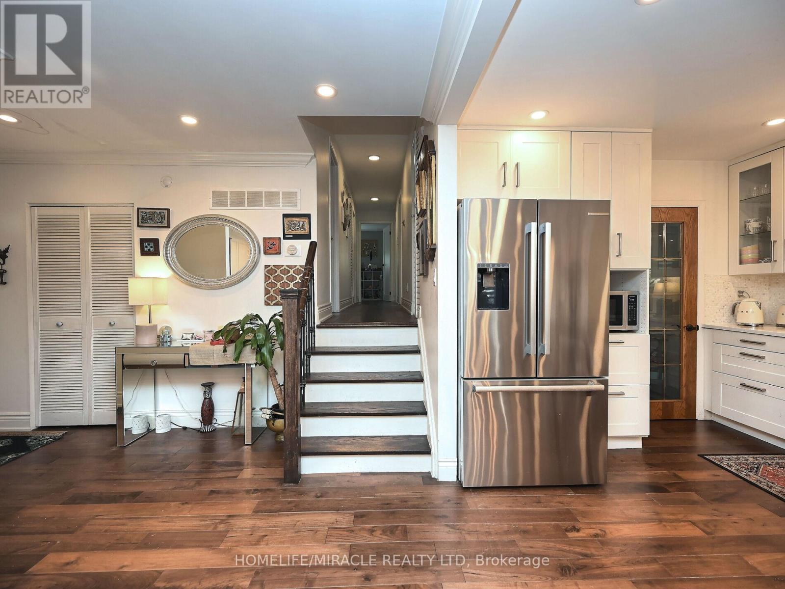 1360 Glen Rutley Circle, Mississauga (Applewood), Ontario  L4X 1Z6 - Photo 22 - W12217699