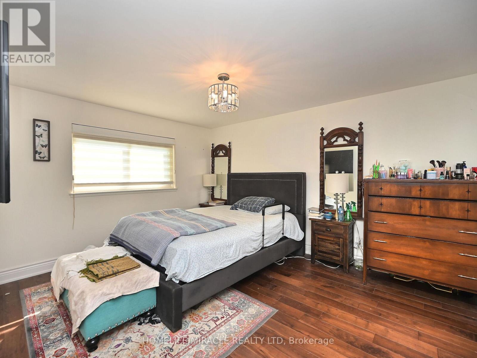 1360 Glen Rutley Circle, Mississauga (Applewood), Ontario  L4X 1Z6 - Photo 23 - W12217699