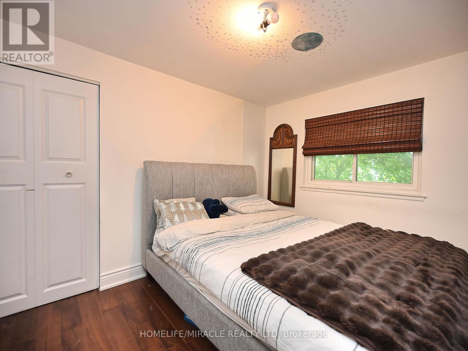 1360 Glen Rutley Circle, Mississauga (Applewood), Ontario  L4X 1Z6 - Photo 26 - W12217699