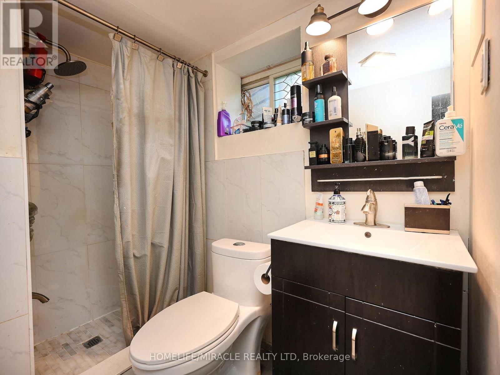 1360 Glen Rutley Circle, Mississauga (Applewood), Ontario  L4X 1Z6 - Photo 37 - W12217699