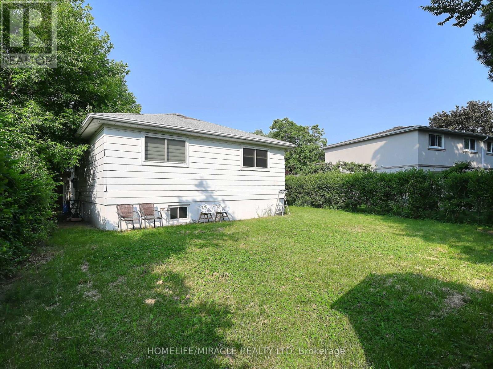 1360 Glen Rutley Circle, Mississauga (Applewood), Ontario  L4X 1Z6 - Photo 39 - W12217699