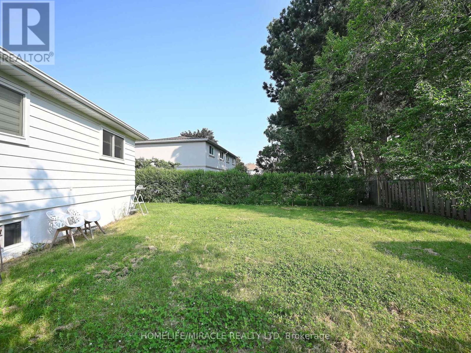 1360 Glen Rutley Circle, Mississauga (Applewood), Ontario  L4X 1Z6 - Photo 43 - W12217699