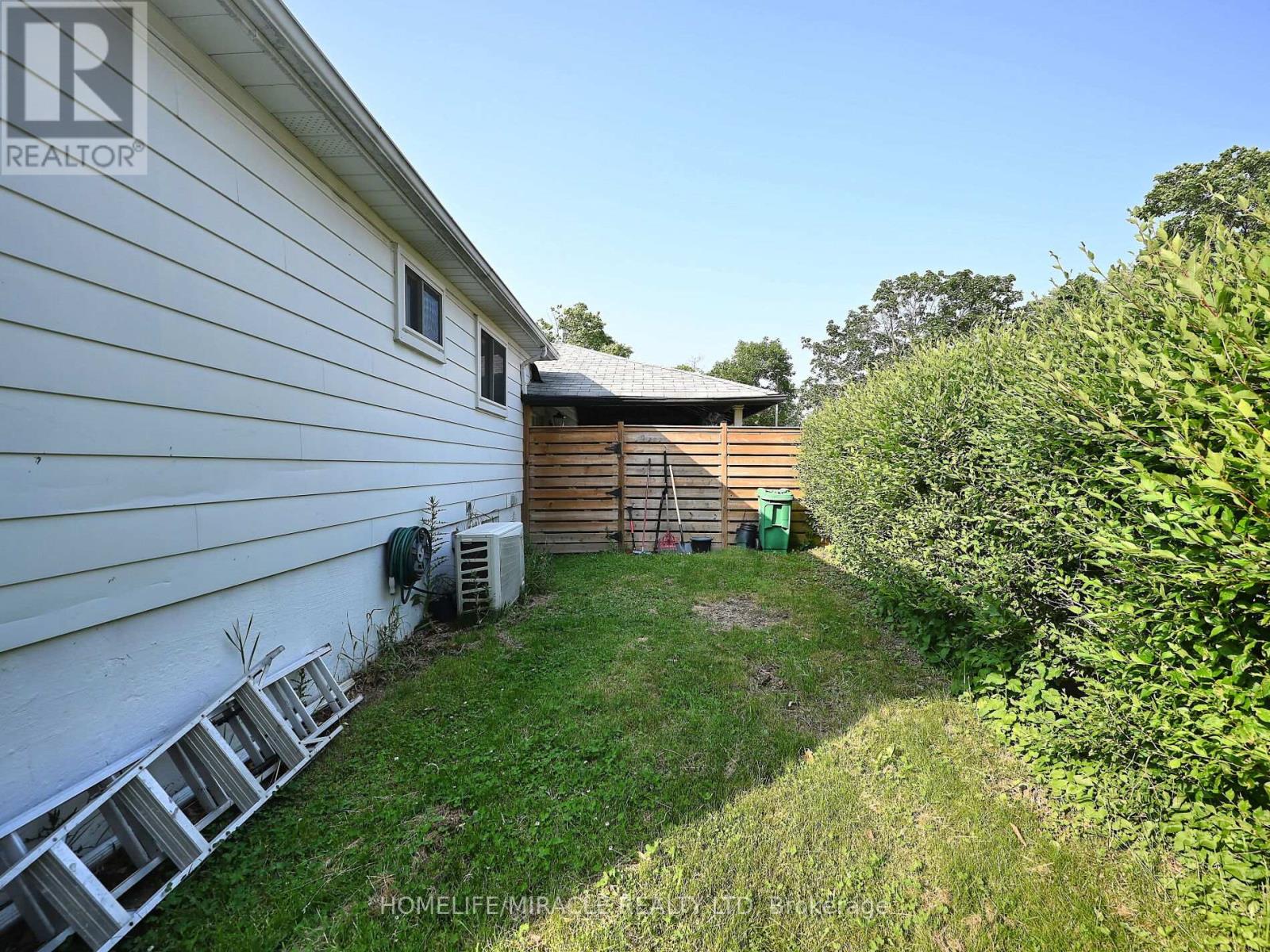 1360 Glen Rutley Circle, Mississauga (Applewood), Ontario  L4X 1Z6 - Photo 44 - W12217699