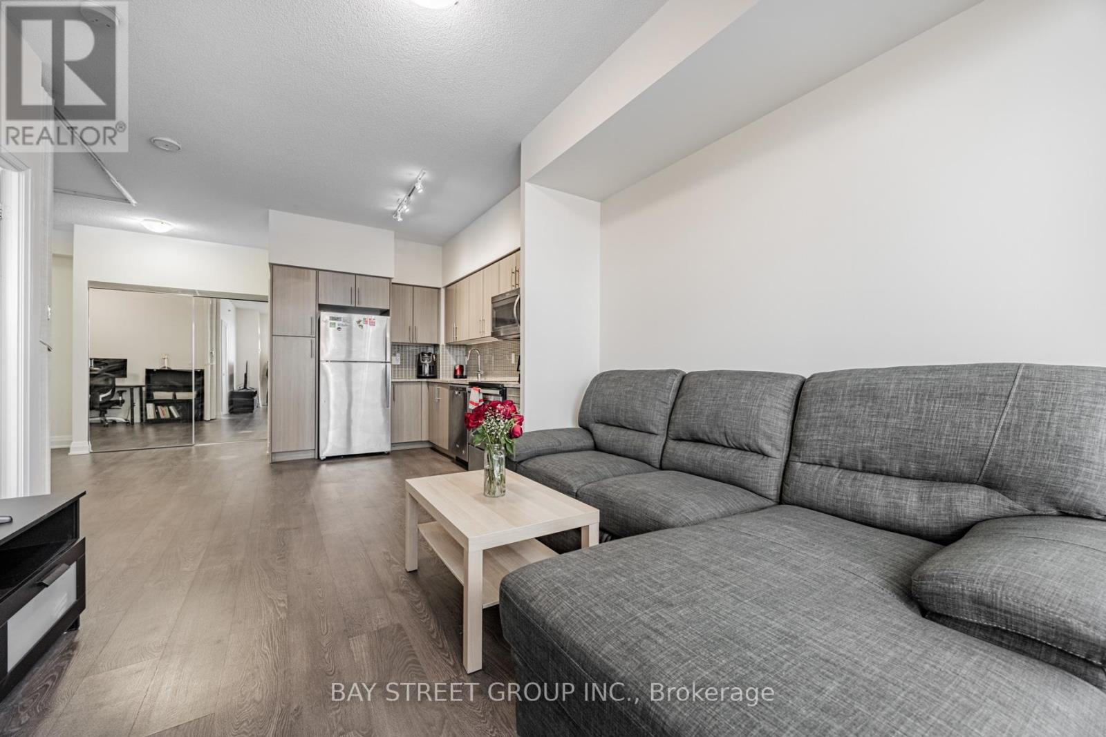 1201 - 55 Speers Road, Oakville (Qe Queen Elizabeth), Ontario  L6K 0H9 - Photo 10 - W12217701