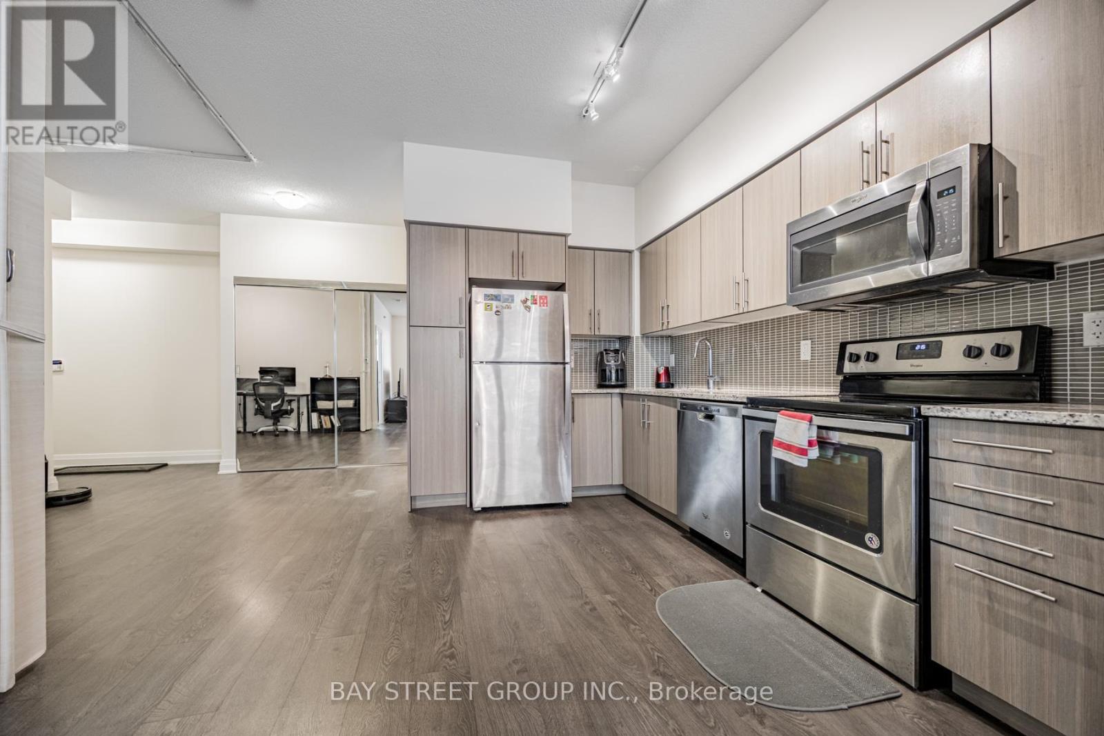 1201 - 55 Speers Road, Oakville (Qe Queen Elizabeth), Ontario  L6K 0H9 - Photo 12 - W12217701