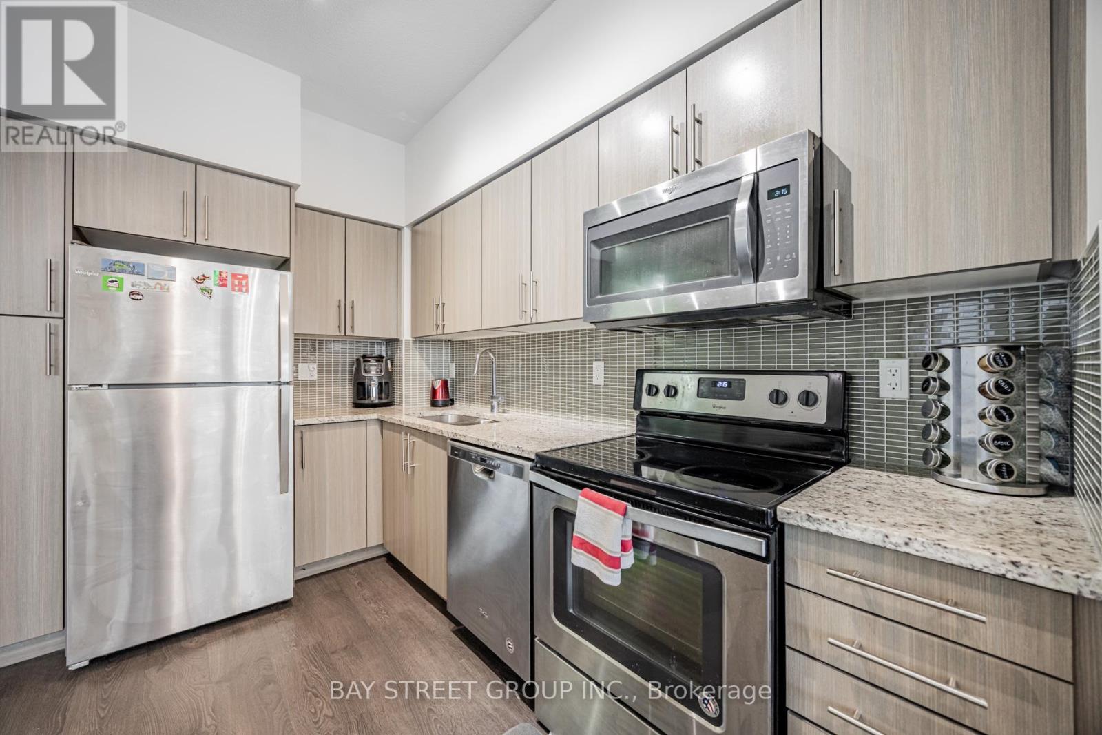 1201 - 55 Speers Road, Oakville (Qe Queen Elizabeth), Ontario  L6K 0H9 - Photo 13 - W12217701