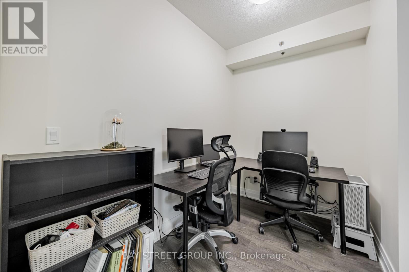 1201 - 55 Speers Road, Oakville (Qe Queen Elizabeth), Ontario  L6K 0H9 - Photo 17 - W12217701