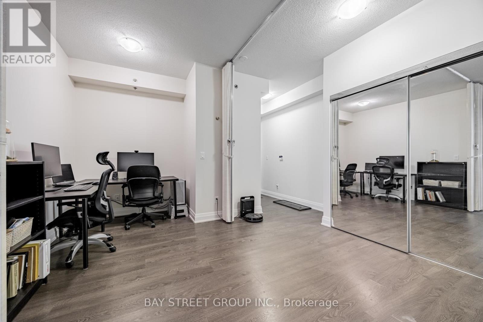 1201 - 55 Speers Road, Oakville (Qe Queen Elizabeth), Ontario  L6K 0H9 - Photo 18 - W12217701