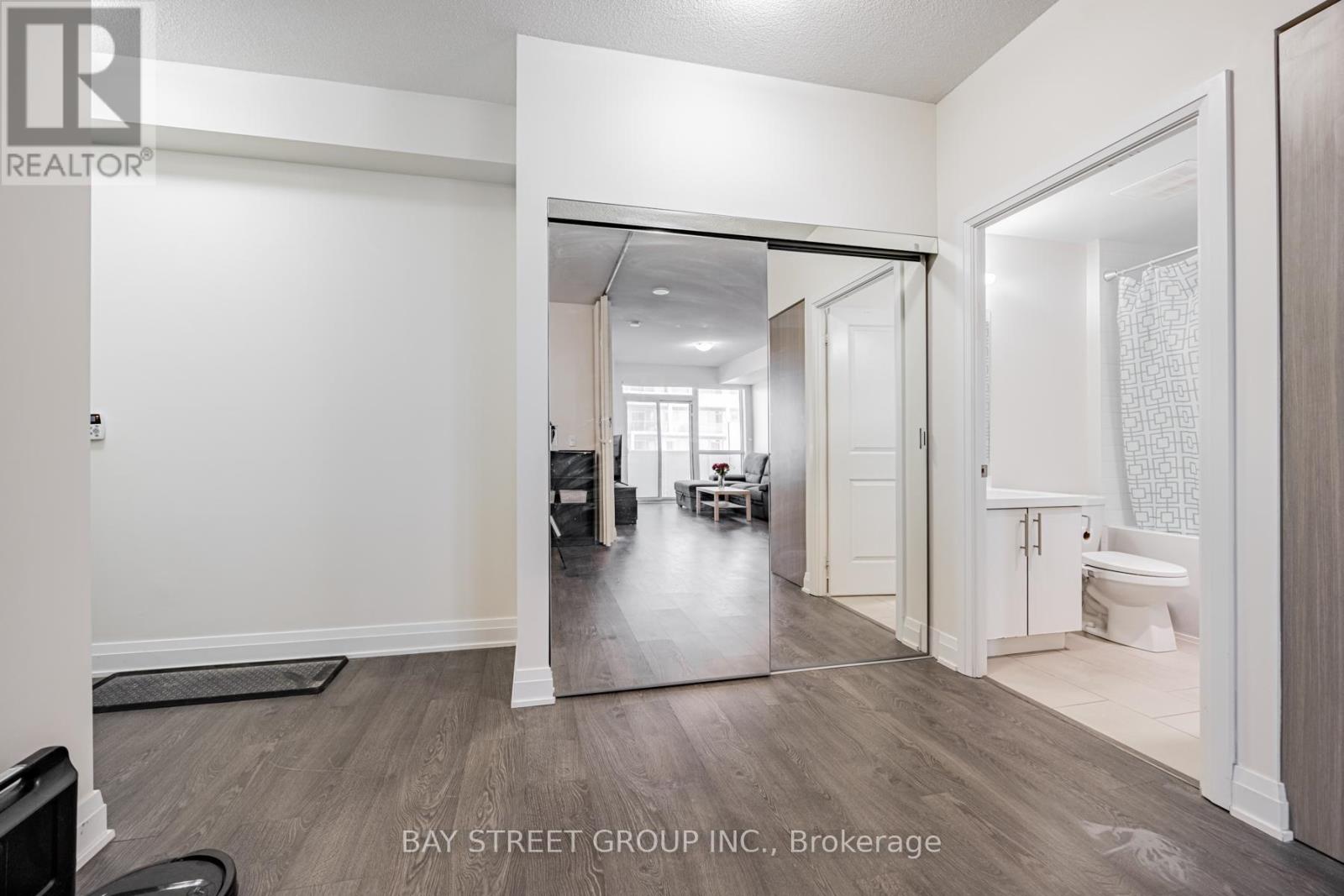 1201 - 55 Speers Road, Oakville (Qe Queen Elizabeth), Ontario  L6K 0H9 - Photo 19 - W12217701