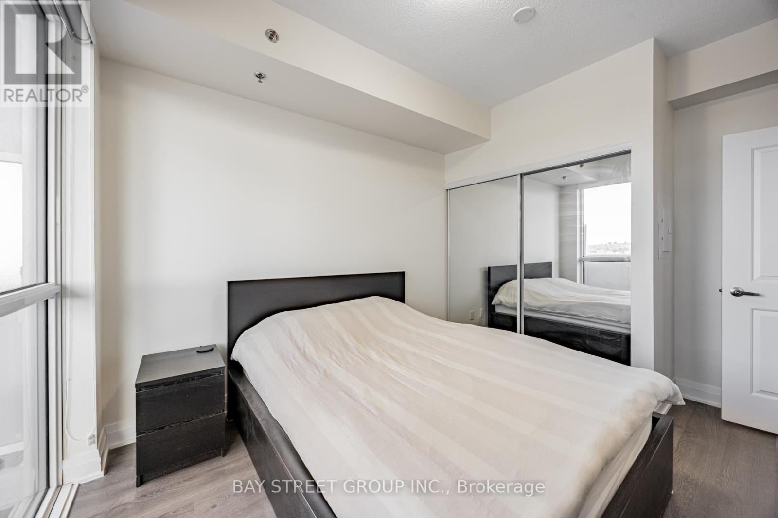 1201 - 55 Speers Road, Oakville (Qe Queen Elizabeth), Ontario  L6K 0H9 - Photo 25 - W12217701