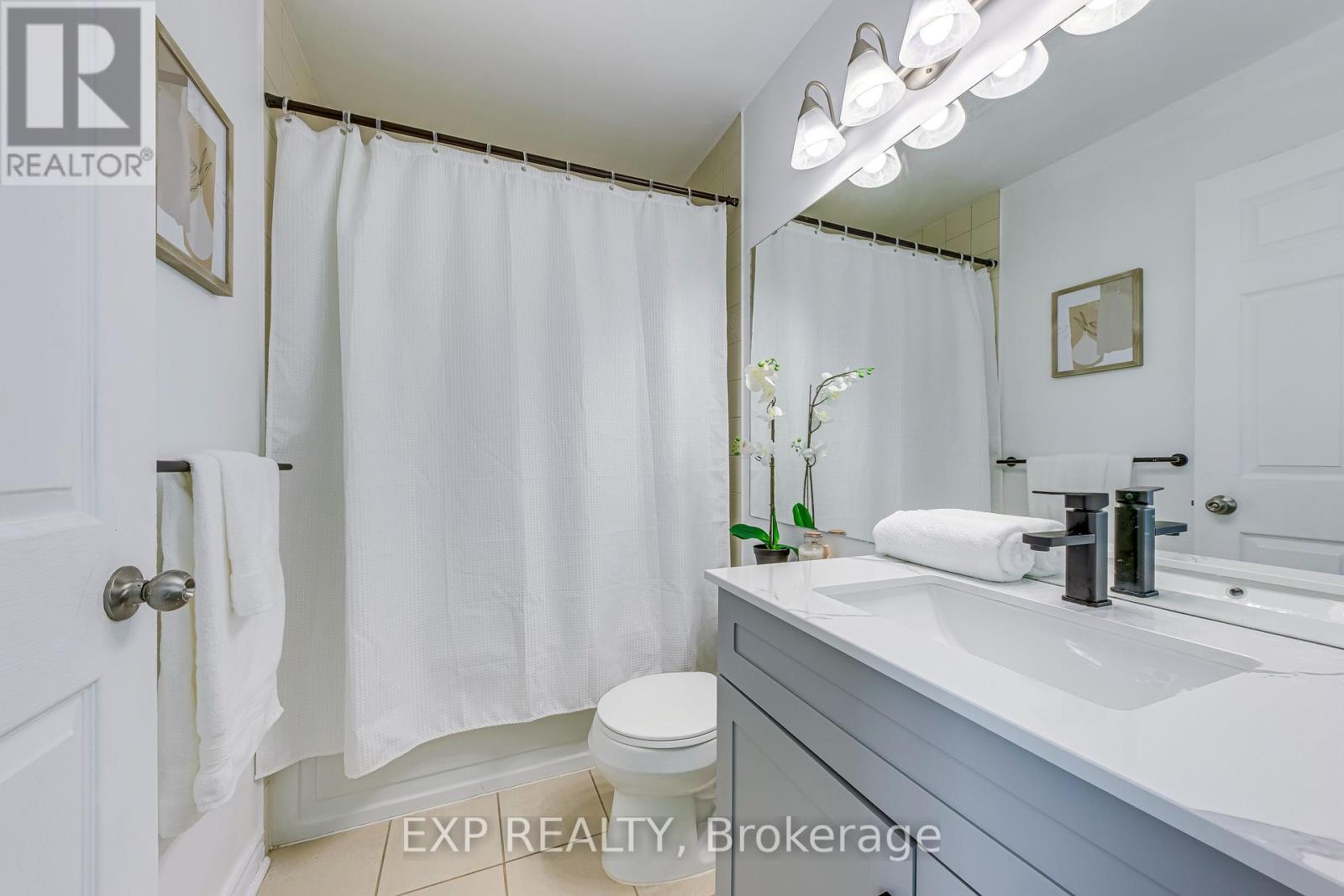 2303 - 3504 Hurontario Street, Mississauga, Ontario  L5B 0B9 - Photo 14 - W12217717