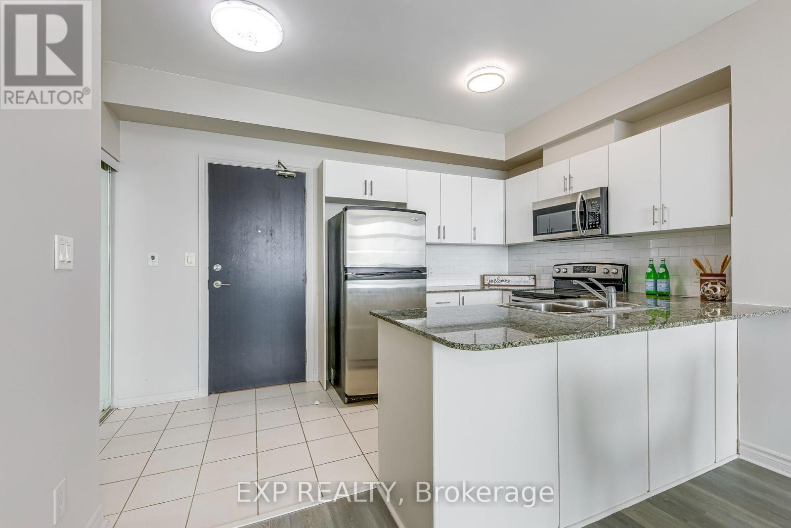 2303 - 3504 Hurontario Street, Mississauga, Ontario  L5B 0B9 - Photo 8 - W12217717