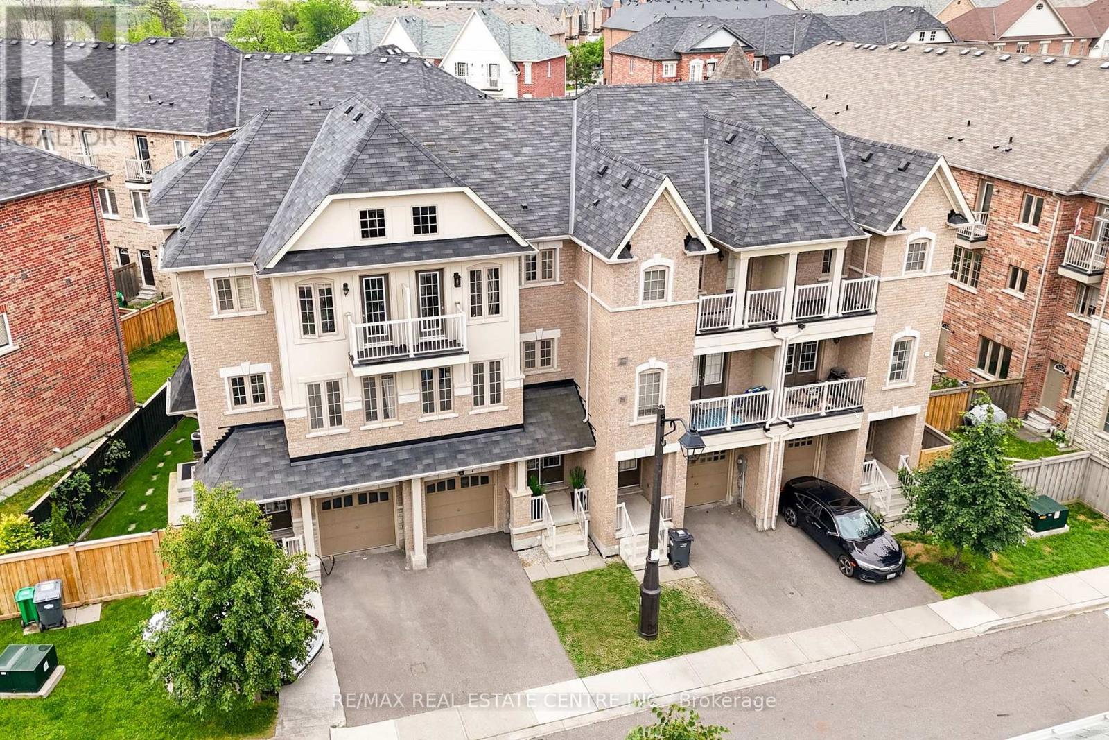 7 Rabbit Run Way, Brampton, Ontario  L6Z 0J2 - Photo 4 - W12217727