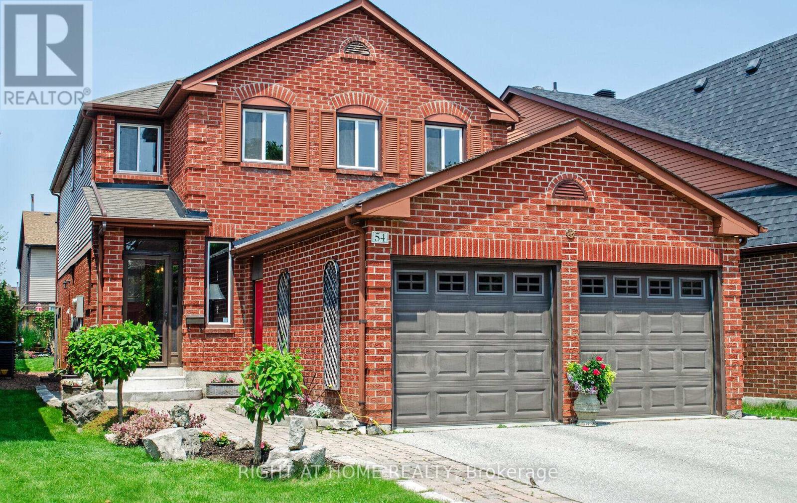 54 FERGUSON PLACE, Brampton, Ontario