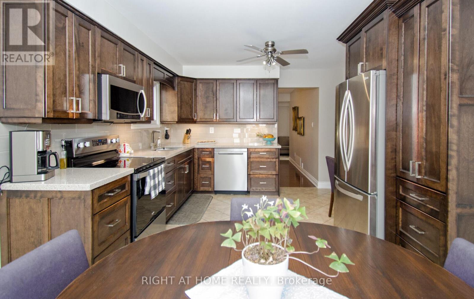 54 Ferguson Place, Brampton (Fletcher's West), Ontario  L6Y 2S9 - Photo 14 - W12217737