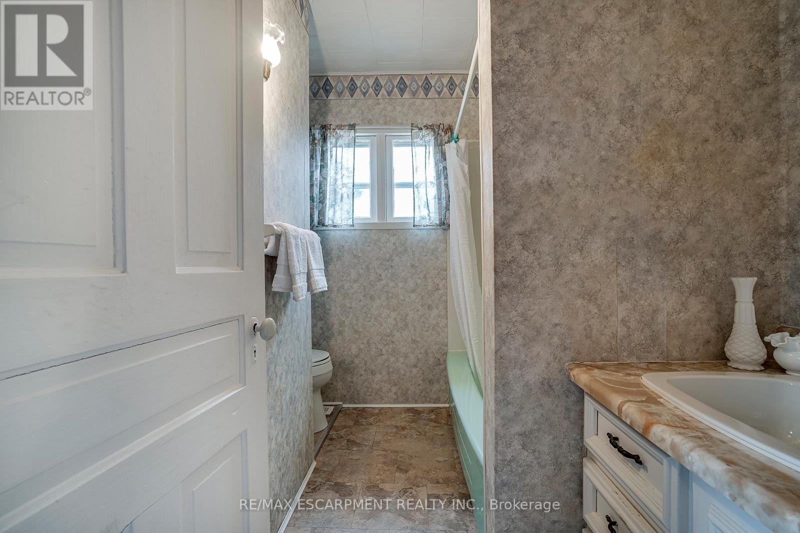 52 Ellis Street, Norfolk, Ontario  N0E 1M0 - Photo 37 - X12217702