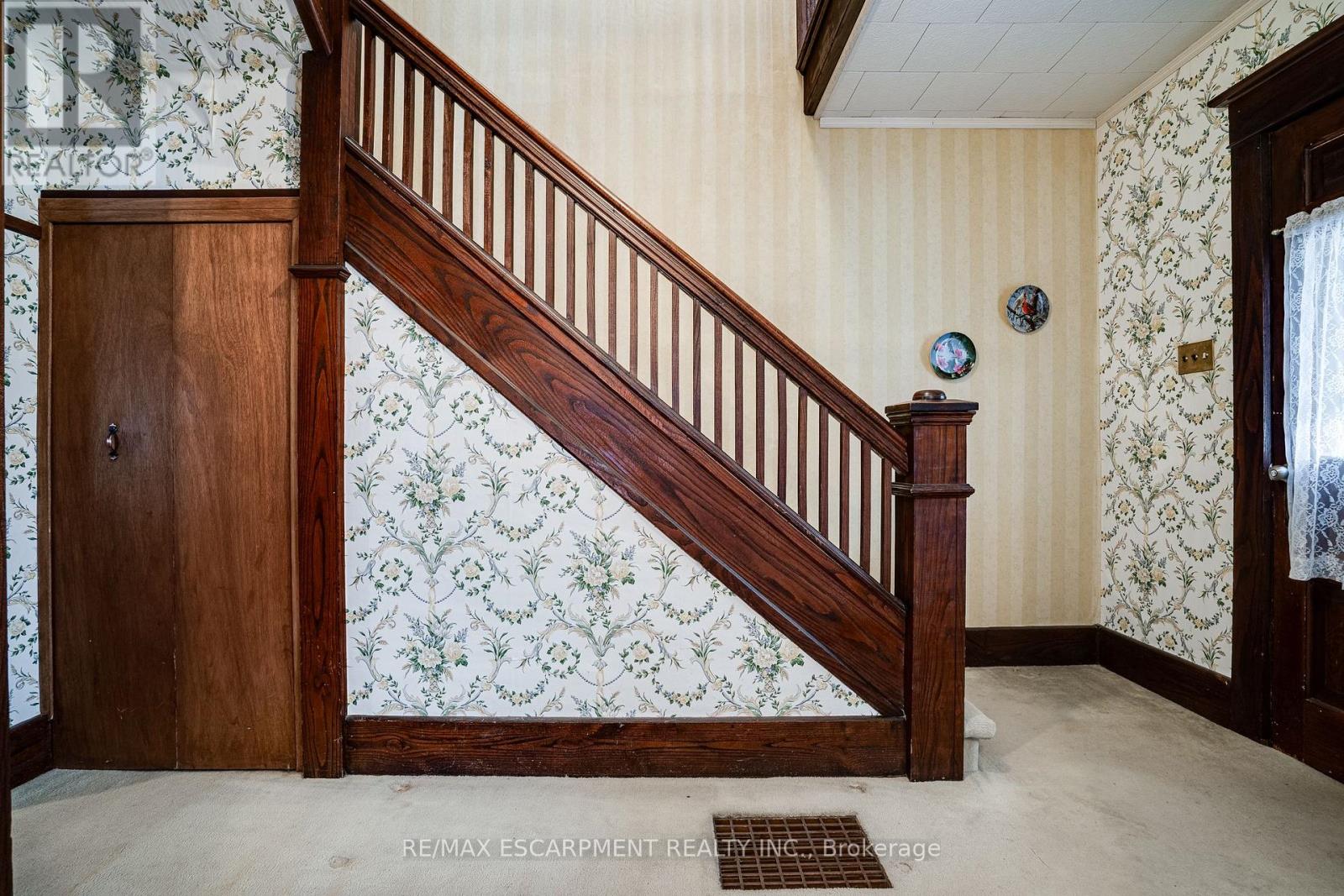 52 Ellis Street, Norfolk, Ontario  N0E 1M0 - Photo 7 - X12217702