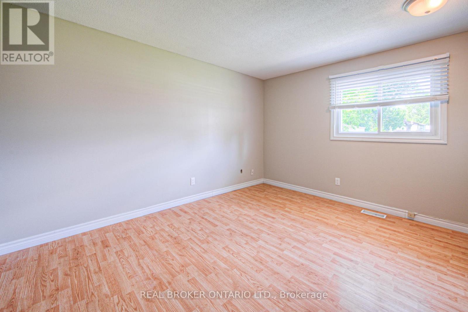 119 Kingswood Drive, Kitchener, Ontario  N2E 1B2 - Photo 19 - X12217722