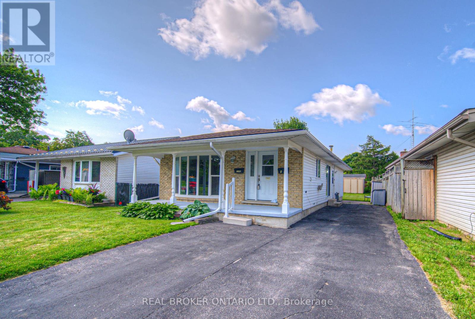 119 Kingswood Drive, Kitchener, Ontario  N2E 1B2 - Photo 2 - X12217722