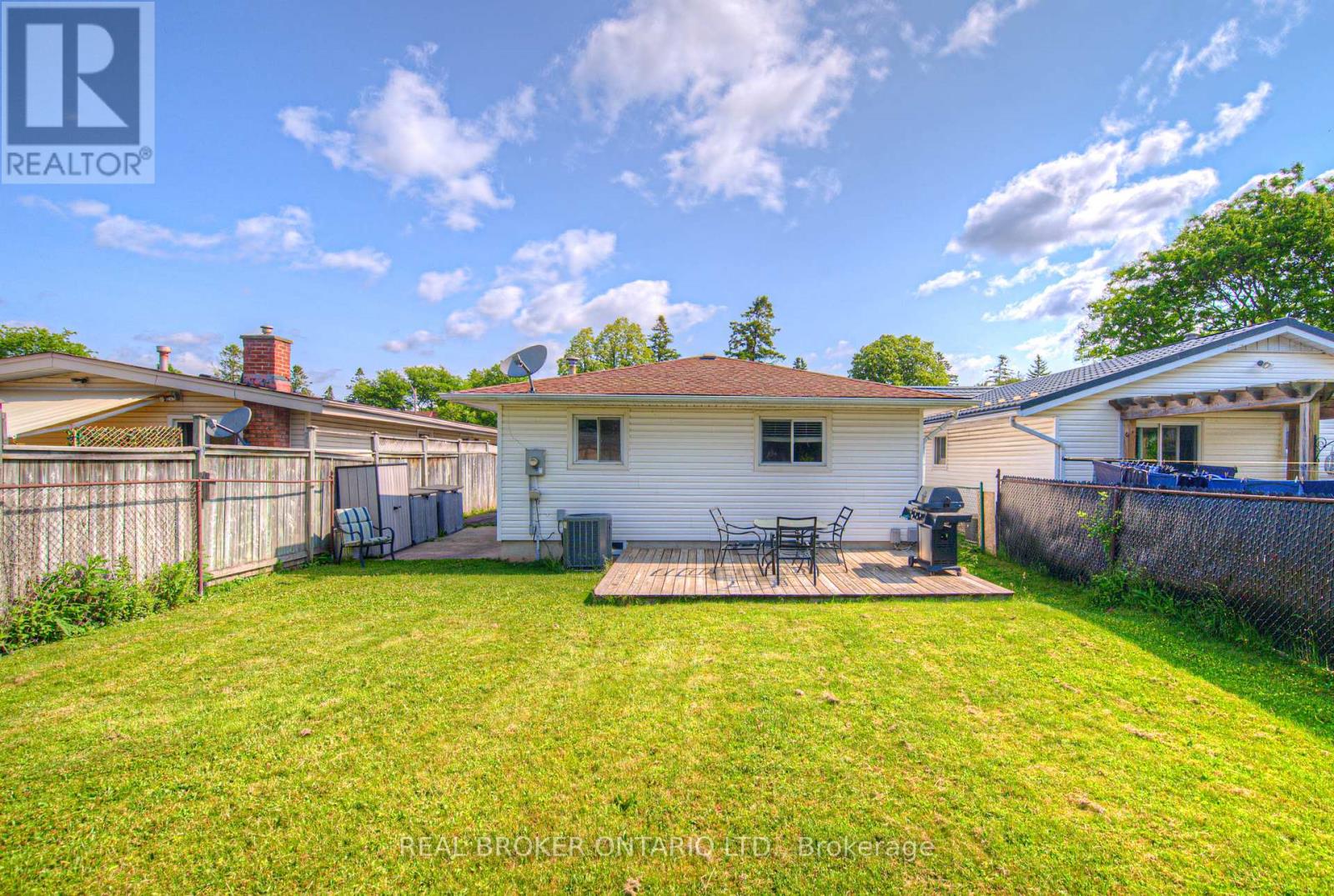 119 Kingswood Drive, Kitchener, Ontario  N2E 1B2 - Photo 24 - X12217722