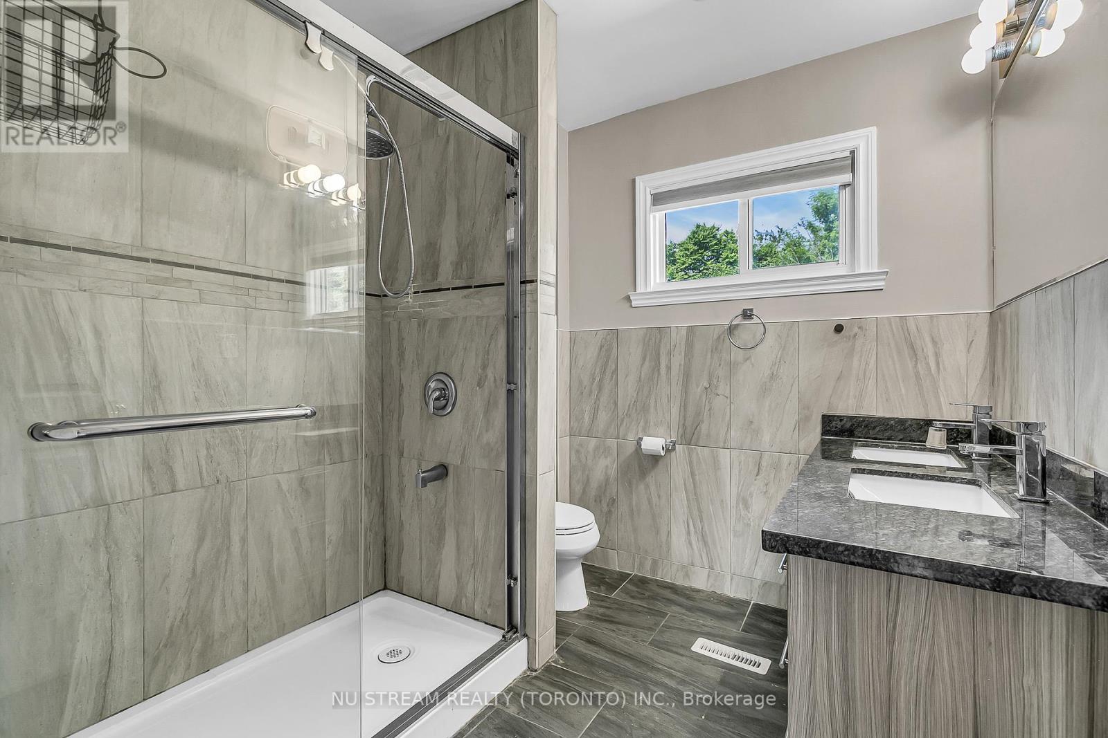 427 Indian Road, Windsor, Ontario  N9C 2M3 - Photo 20 - X12217731
