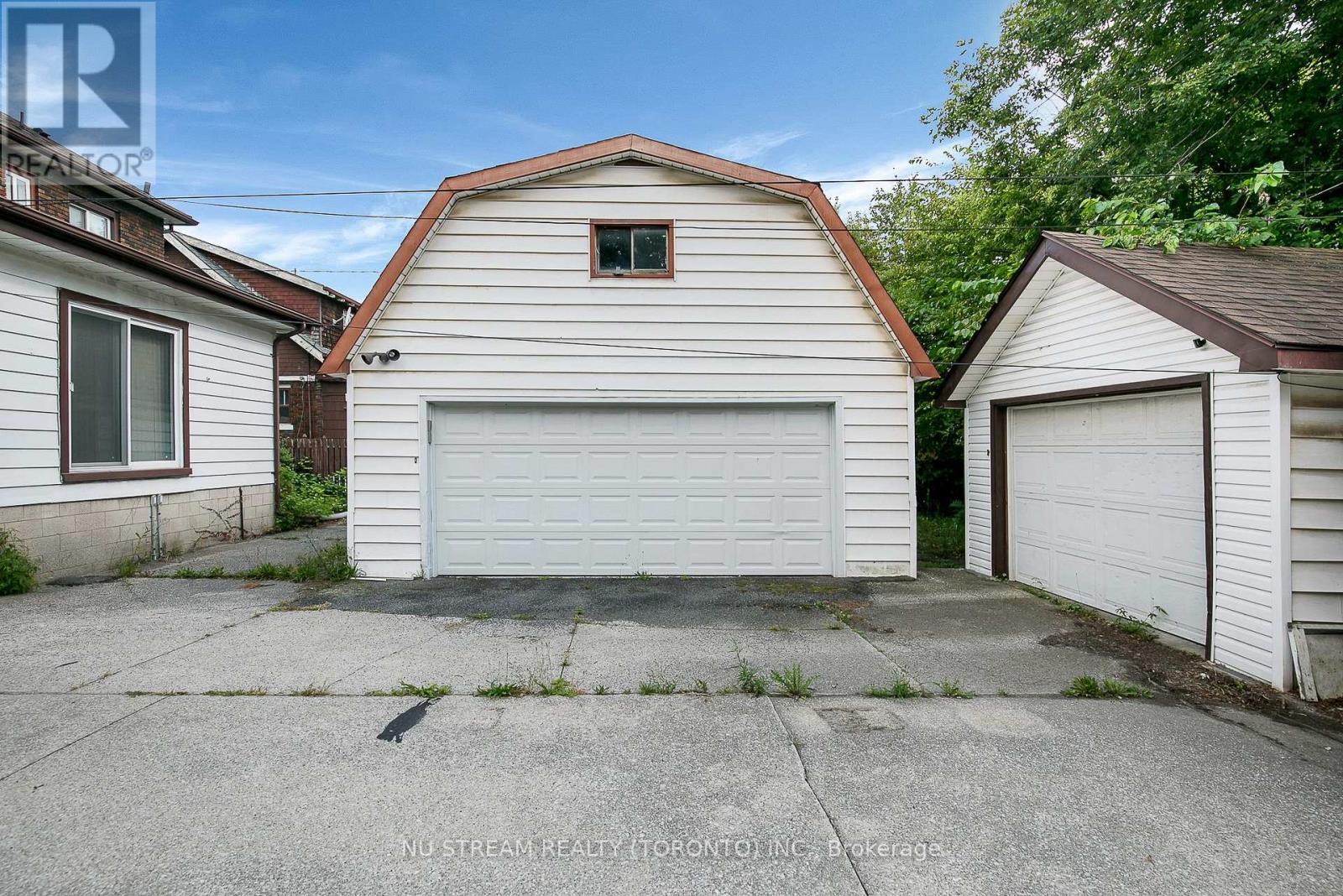 427 Indian Road, Windsor, Ontario  N9C 2M3 - Photo 30 - X12217731
