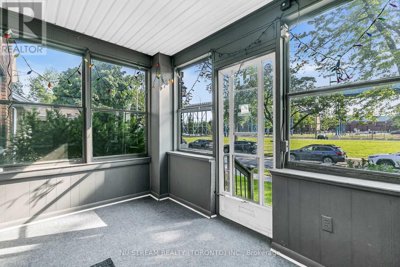 427 Indian Road, Windsor, Ontario  N9C 2M3 - Photo 4 - X12217731