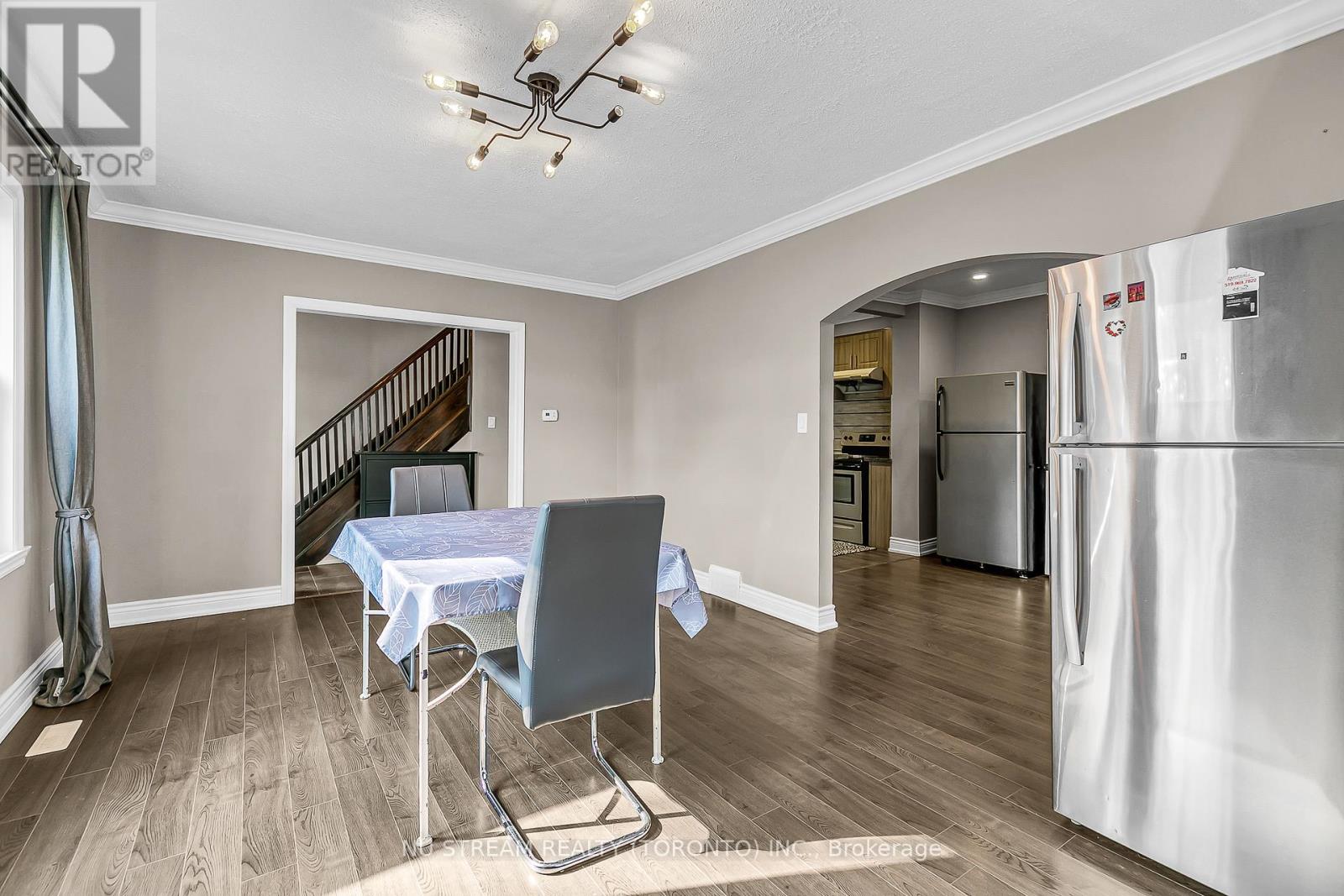 427 Indian Road, Windsor, Ontario  N9C 2M3 - Photo 7 - X12217731