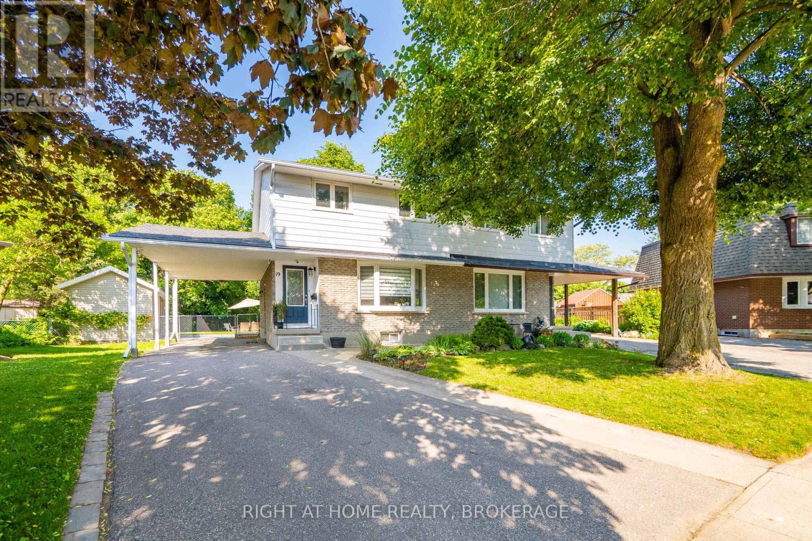19 BEECHWOOD ROAD, Cambridge, Ontario