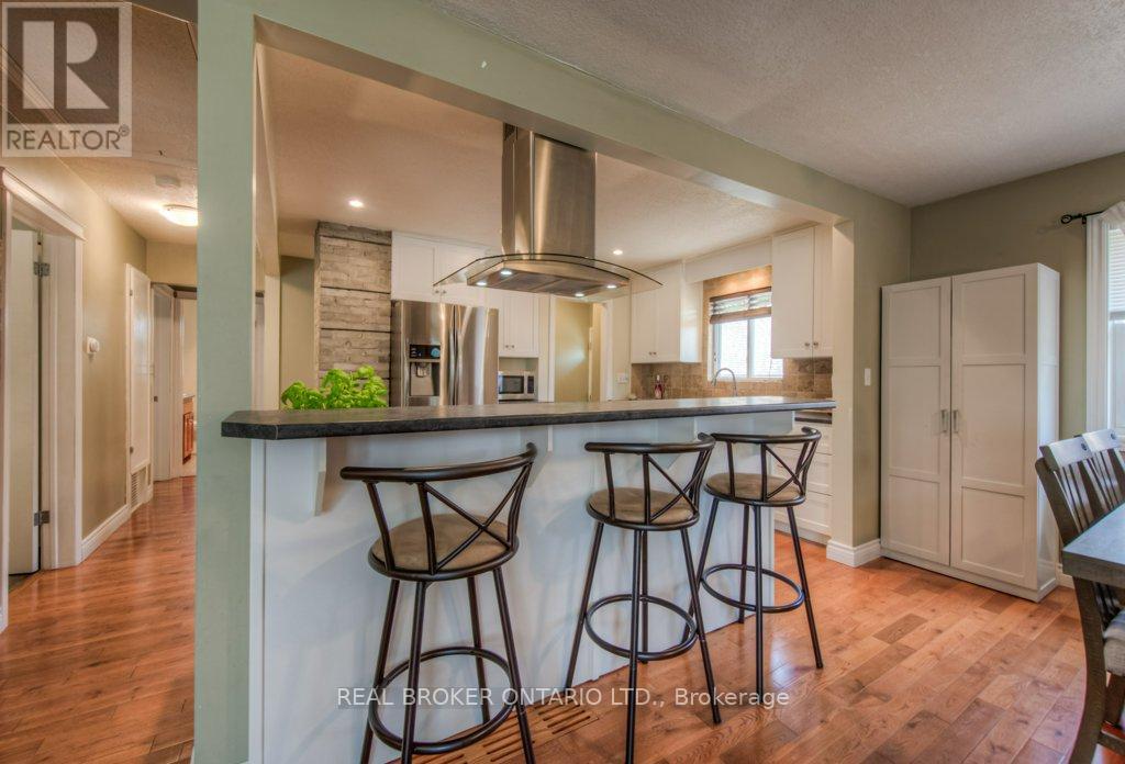 1212 Queen's Boulevard, Kitchener, Ontario  N2M 1C3 - Photo 12 - X12217756