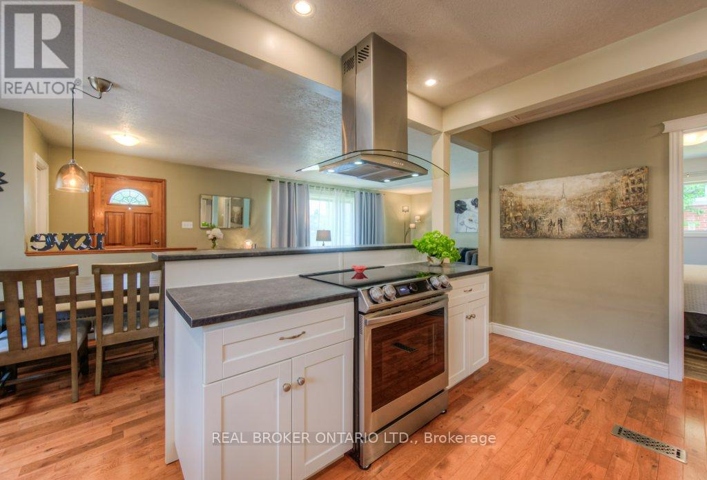 1212 Queen's Boulevard, Kitchener, Ontario  N2M 1C3 - Photo 14 - X12217756