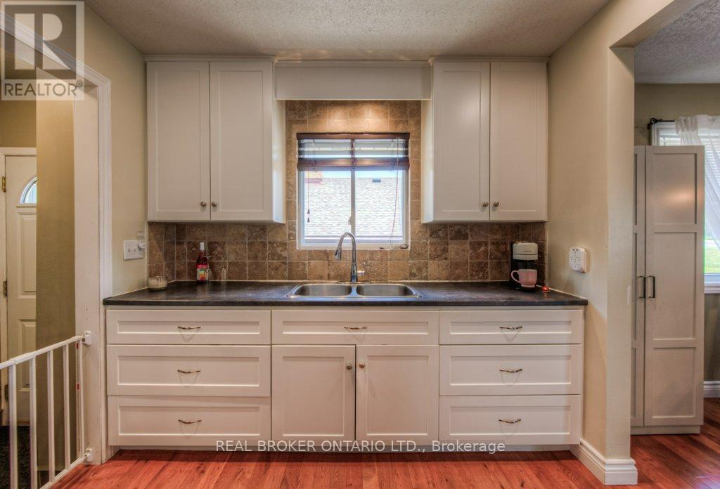 1212 Queen's Boulevard, Kitchener, Ontario  N2M 1C3 - Photo 16 - X12217756