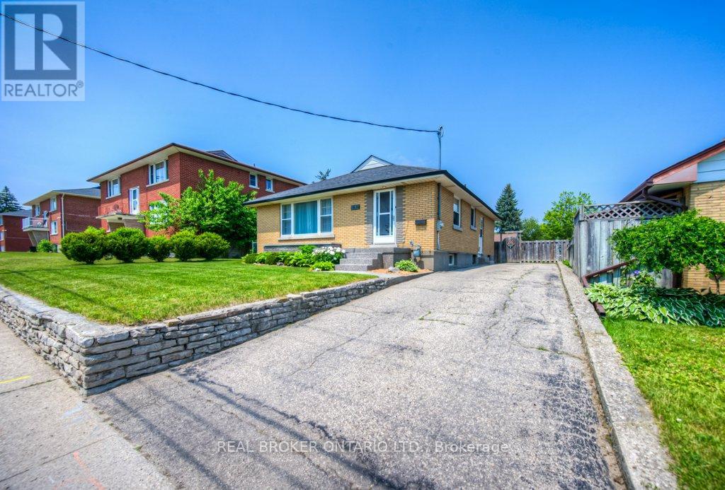 1212 Queen's Boulevard, Kitchener, Ontario  N2M 1C3 - Photo 2 - X12217756