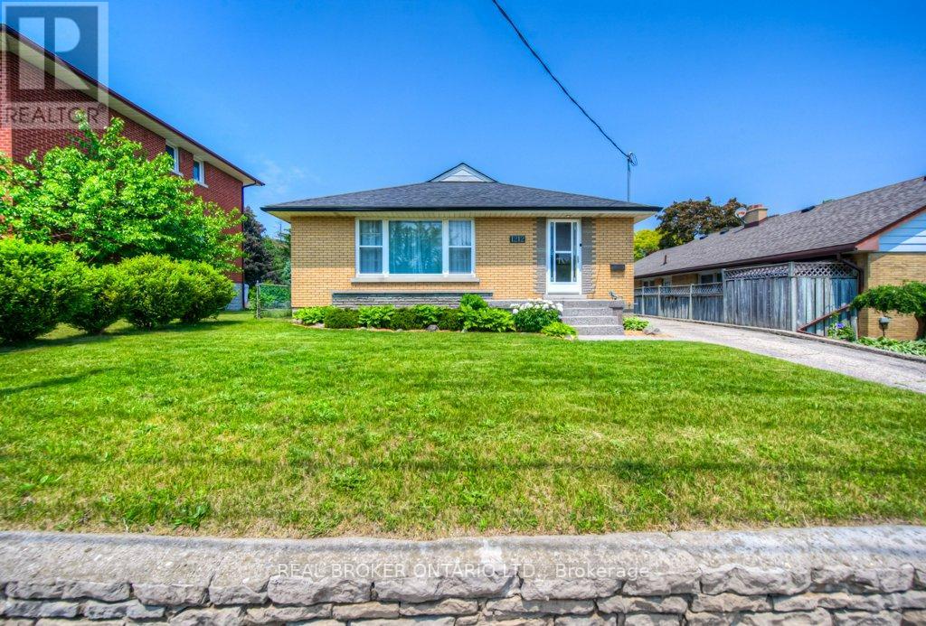 1212 Queen's Boulevard, Kitchener, Ontario  N2M 1C3 - Photo 3 - X12217756
