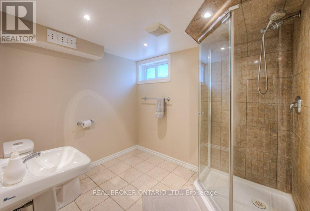 1212 Queen's Boulevard, Kitchener, Ontario  N2M 1C3 - Photo 31 - X12217756