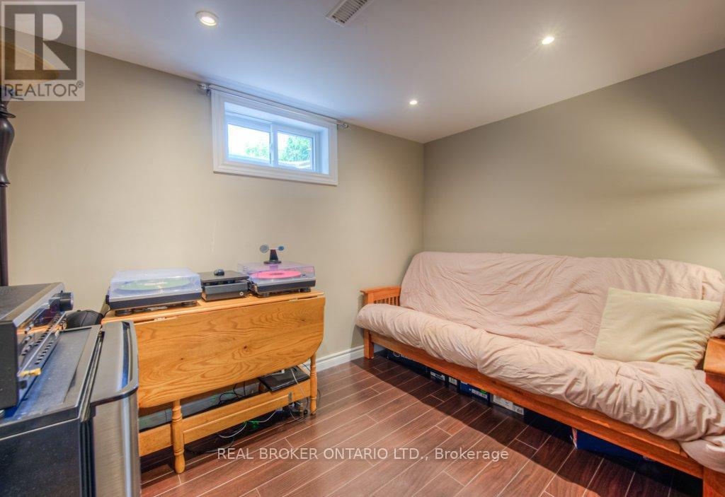 1212 Queen's Boulevard, Kitchener, Ontario  N2M 1C3 - Photo 34 - X12217756