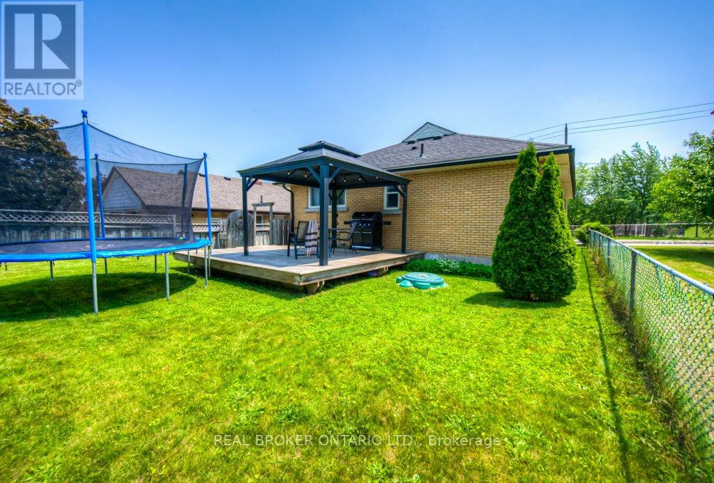 1212 Queen's Boulevard, Kitchener, Ontario  N2M 1C3 - Photo 38 - X12217756