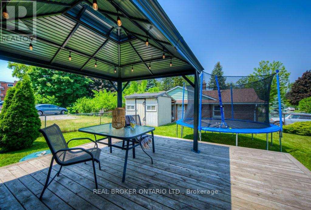 1212 Queen's Boulevard, Kitchener, Ontario  N2M 1C3 - Photo 41 - X12217756