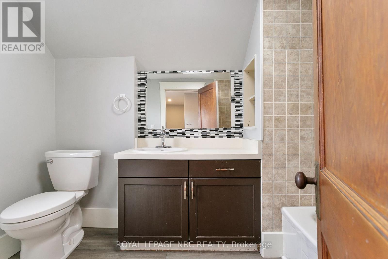 6334 Crawford Street, Niagara Falls, Ontario  L2E 5Y7 - Photo 15 - X12217779
