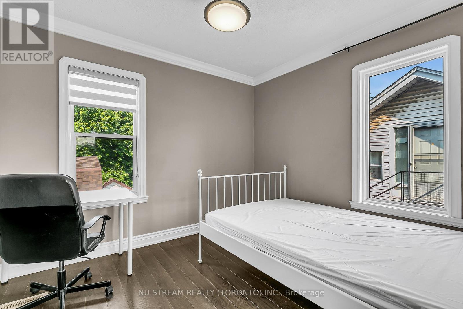 427 Indian Road, Windsor, Ontario  N9C 2M3 - Photo 17 - X12217731