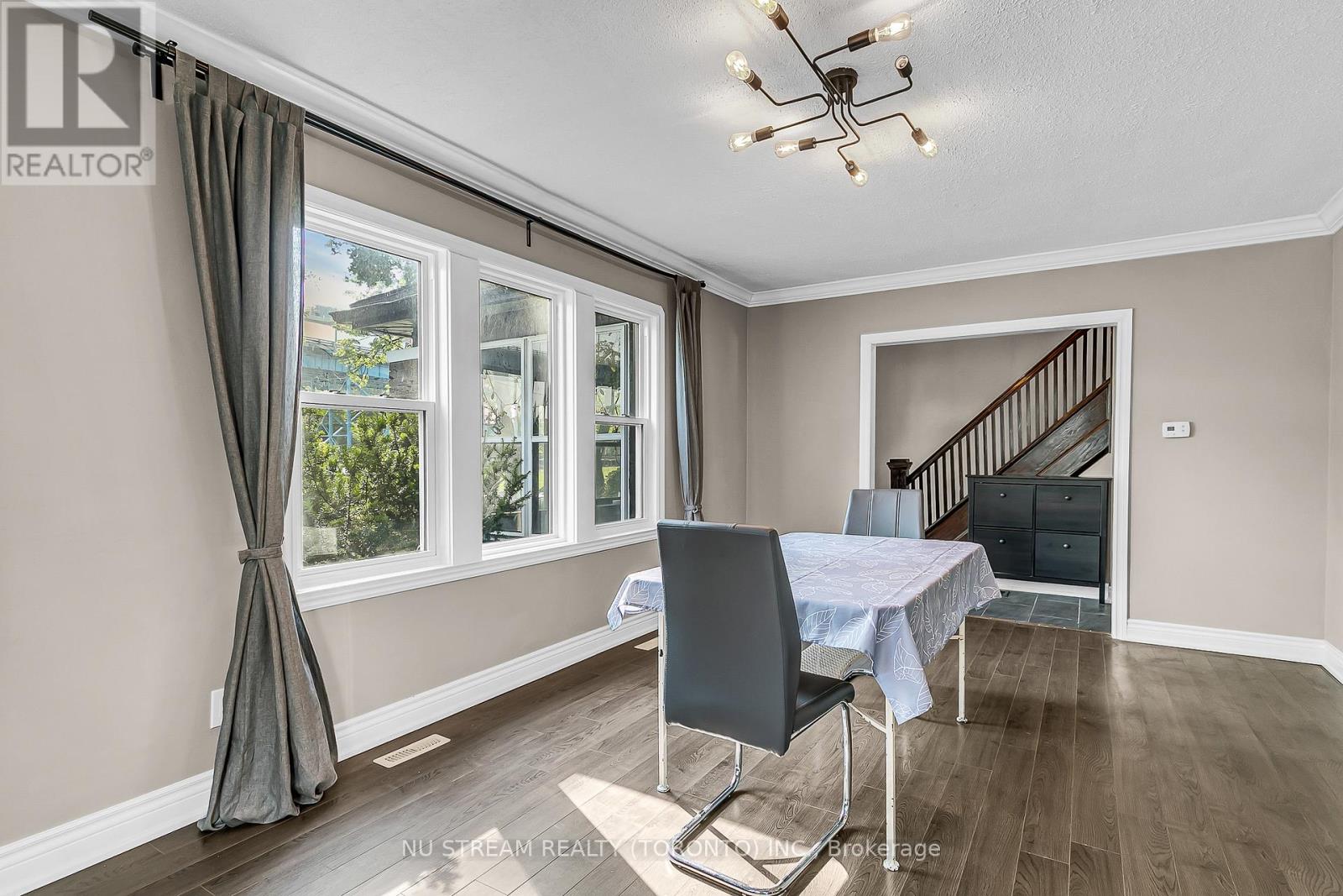 427 Indian Road, Windsor, Ontario  N9C 2M3 - Photo 6 - X12217731