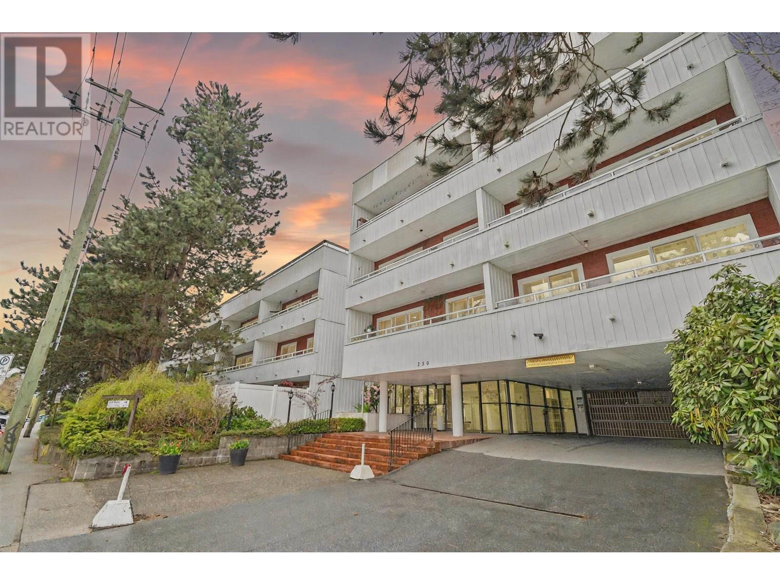 202 250 W 1st Street, North Vancouver, British Columbia  V7M 1B4 - Photo 3 - R3013127