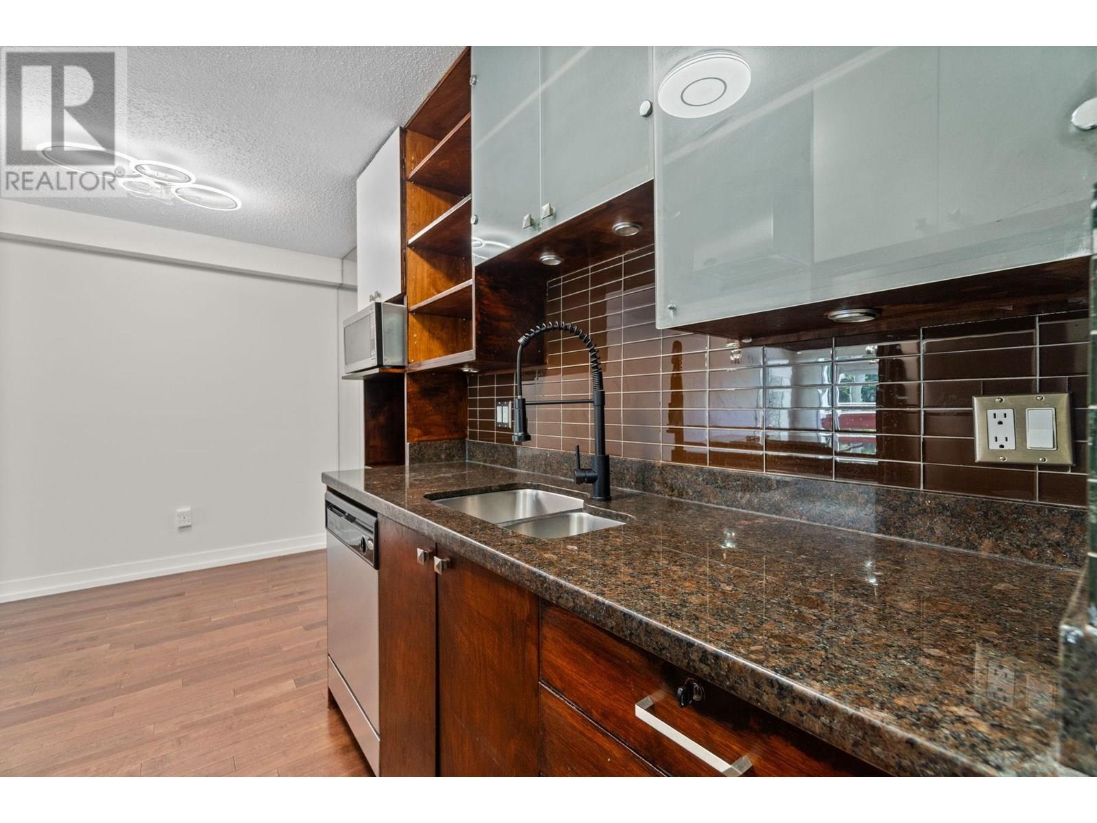 202 250 W 1st Street, North Vancouver, British Columbia  V7M 1B4 - Photo 11 - R3013127