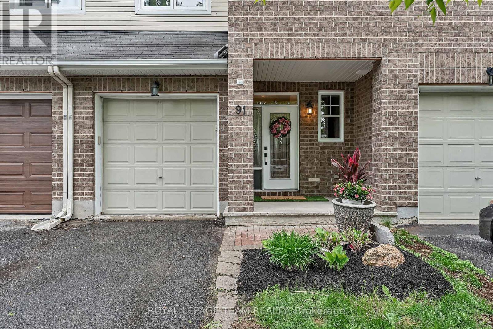 91 Whetstone Crescent, Ottawa, Ontario  K2G 7C4 - Photo 2 - X12217765