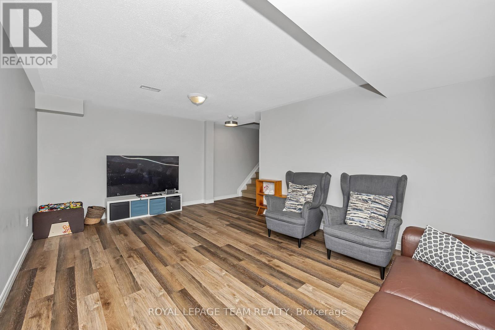 91 Whetstone Crescent, Ottawa, Ontario  K2G 7C4 - Photo 37 - X12217765