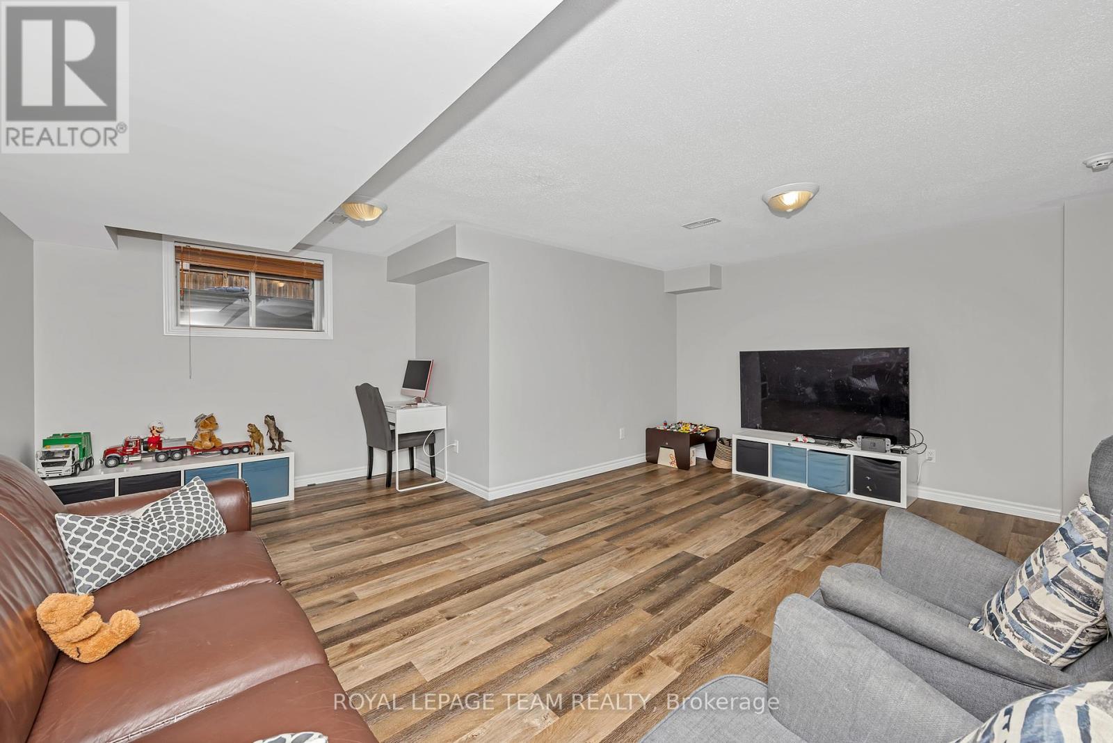 91 Whetstone Crescent, Ottawa, Ontario  K2G 7C4 - Photo 38 - X12217765